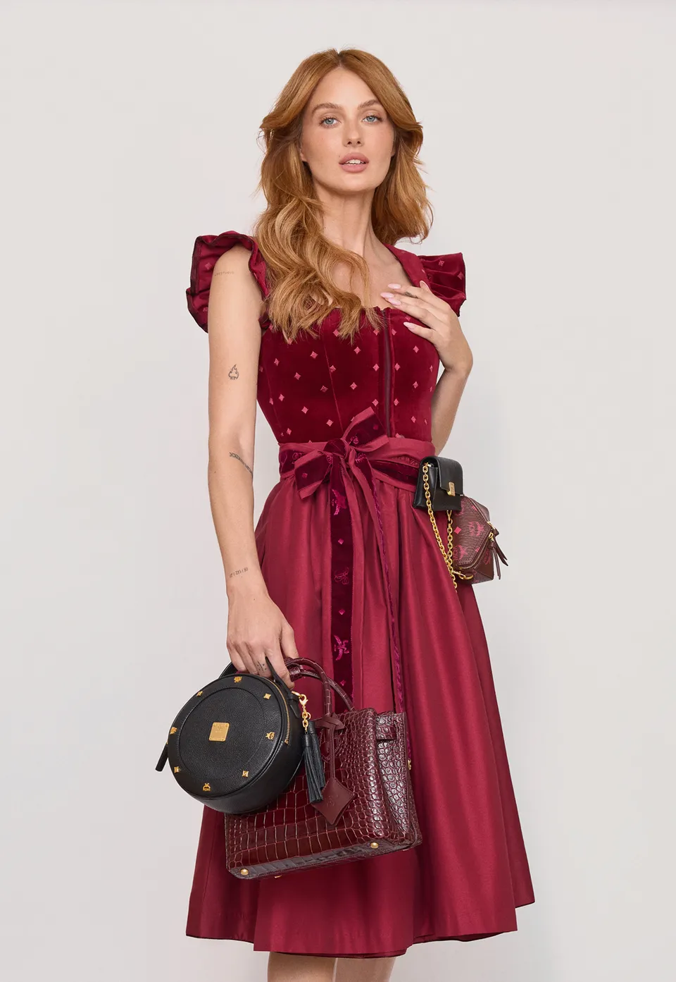 alpenherz-x-mcm-dirndl-bordeaux-samt-dirndl-exklusiv-kooperation image 1
