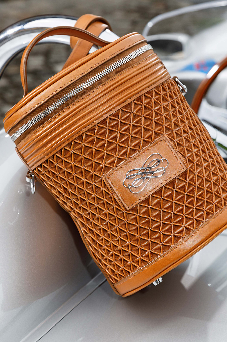 g-ssl-die-moderne-edition-zylinder-handtasche-aus-kalbsleder-braun image 6