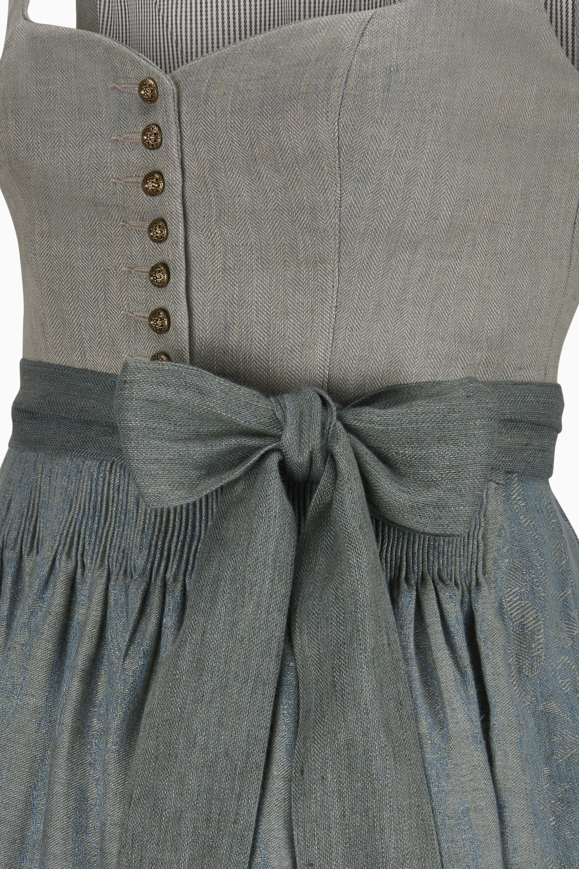 gottseidank-dirndl-hedi-mit-herzausschnitt-und-faltenrock image 3
