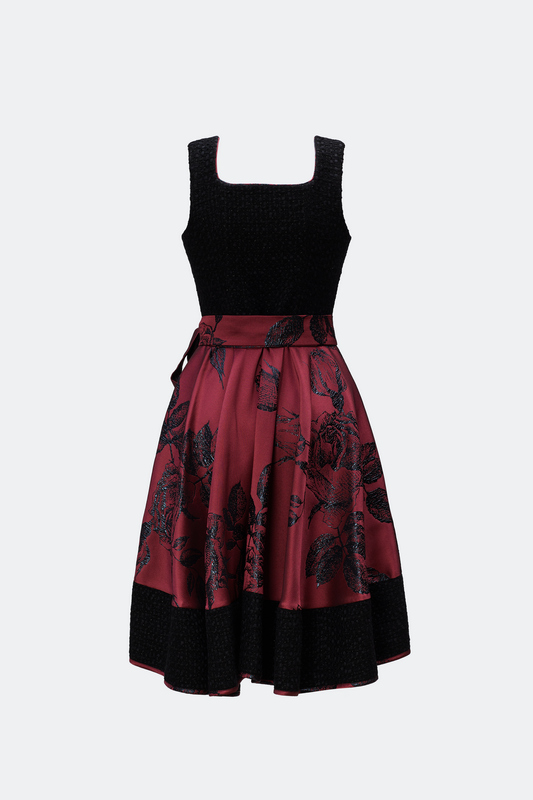traumtrachten-designerdirndl-viola-mit-tweedmieder-in-schwarz image 2