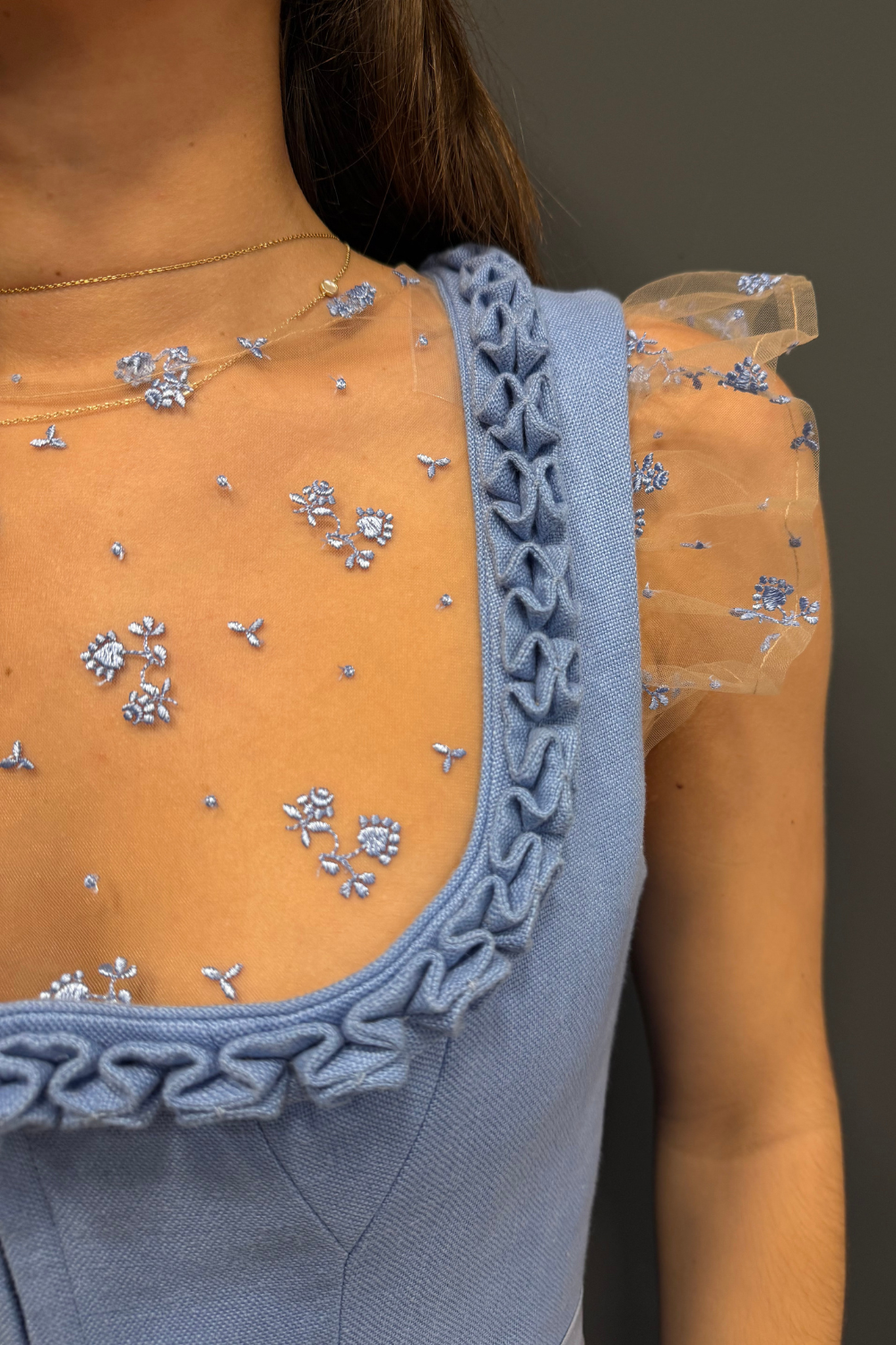 alpenherz-bluse-kim-fl-gel-spitze-dirndlbluse-hellblau image 4