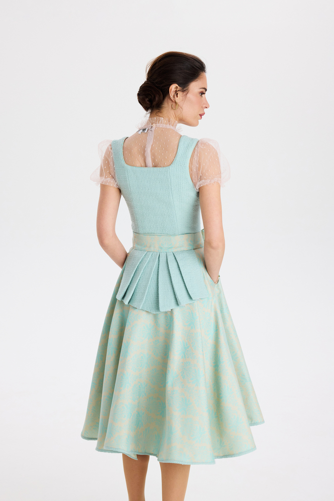 traumtrachten-dirndl-camilla-in-mint image 6