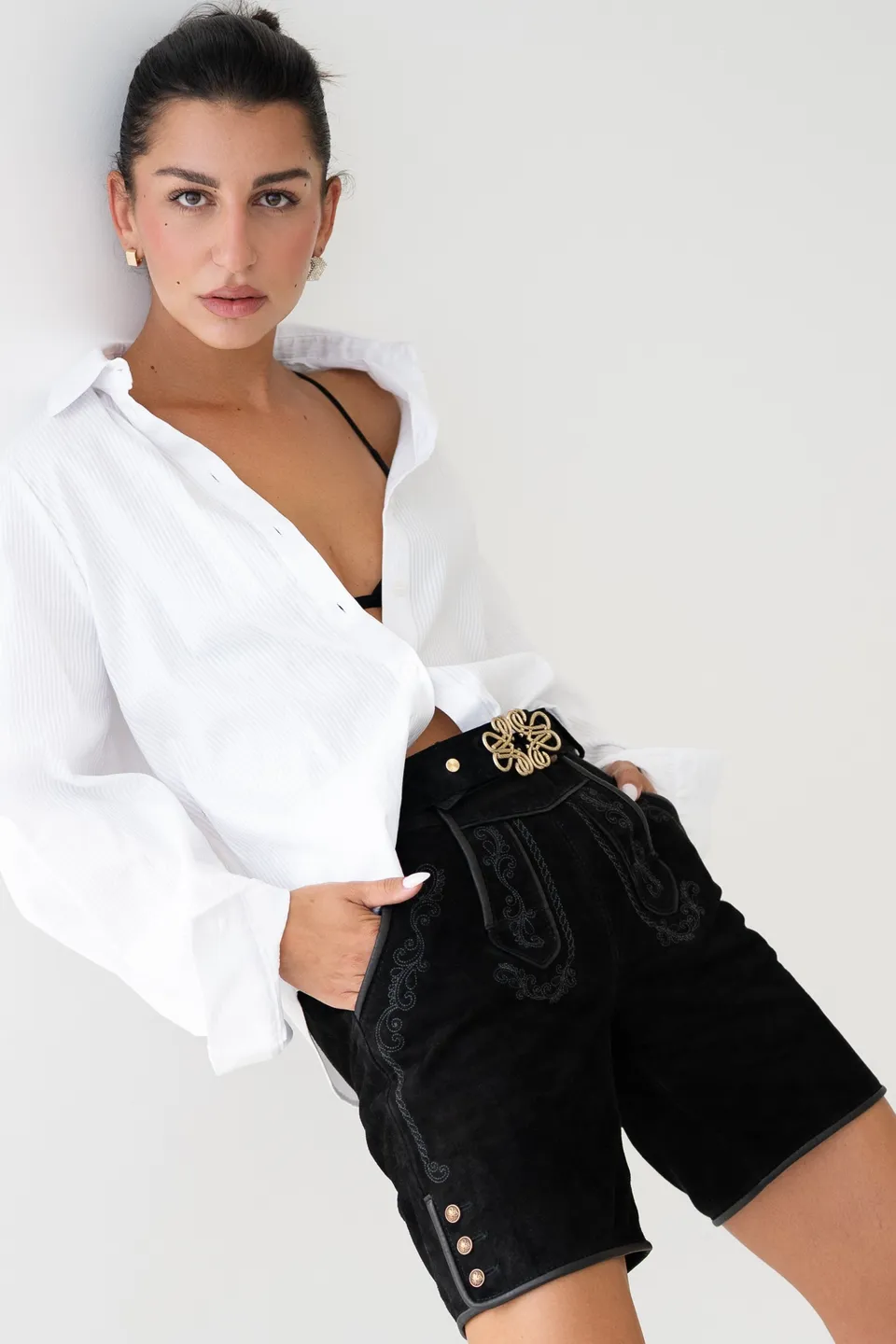 alpenherz-lederhose-chiara-damen-lederhose image 1