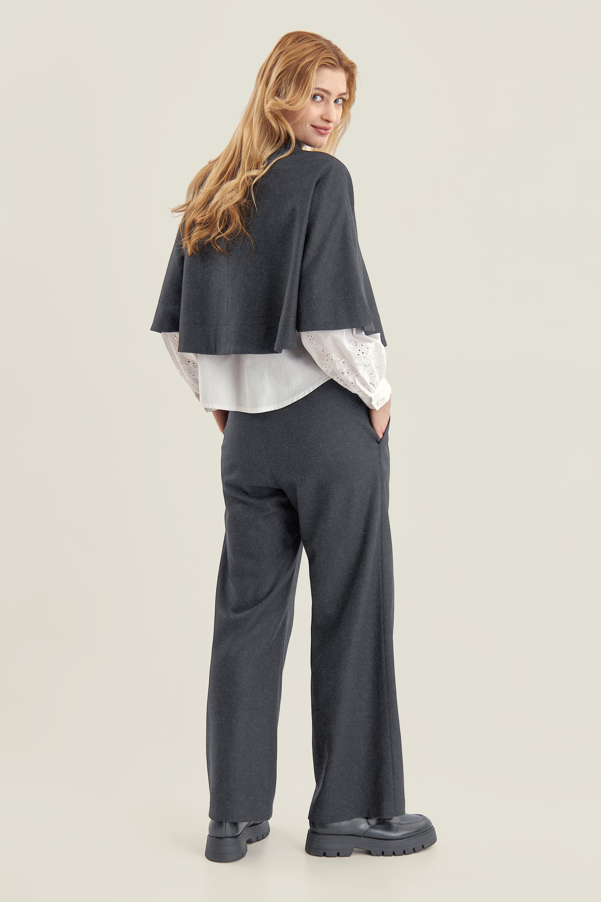 felicitas-hilda-damen-hose-mit-b-gelfalte-und-gummibund image 2