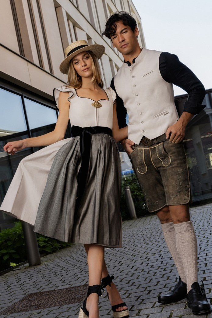 alpenherz-dirndl-marie-schwarz-beige-leinen-mit-fl-gelarm image 6