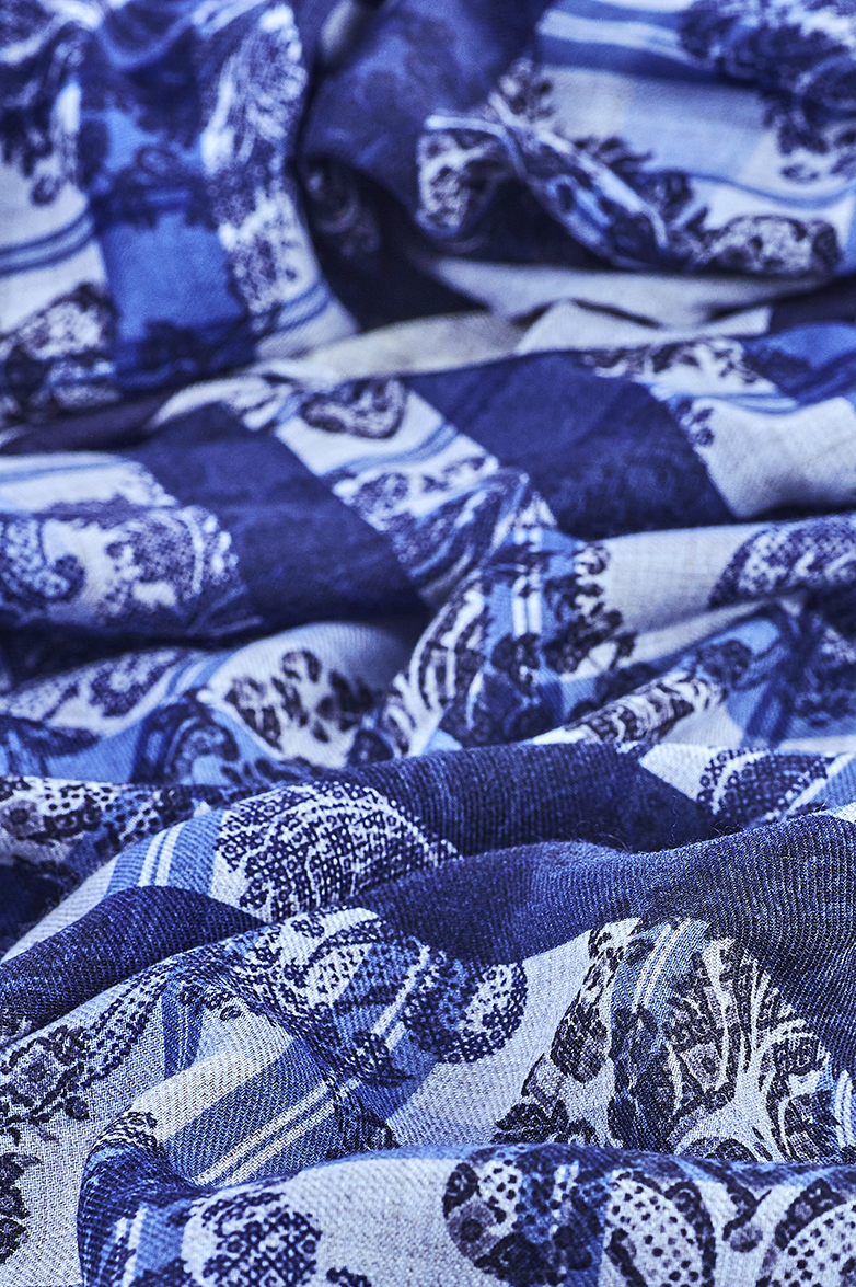 g-ssl-wollschal-blau-mit-yakwolle-damen-karo image 2