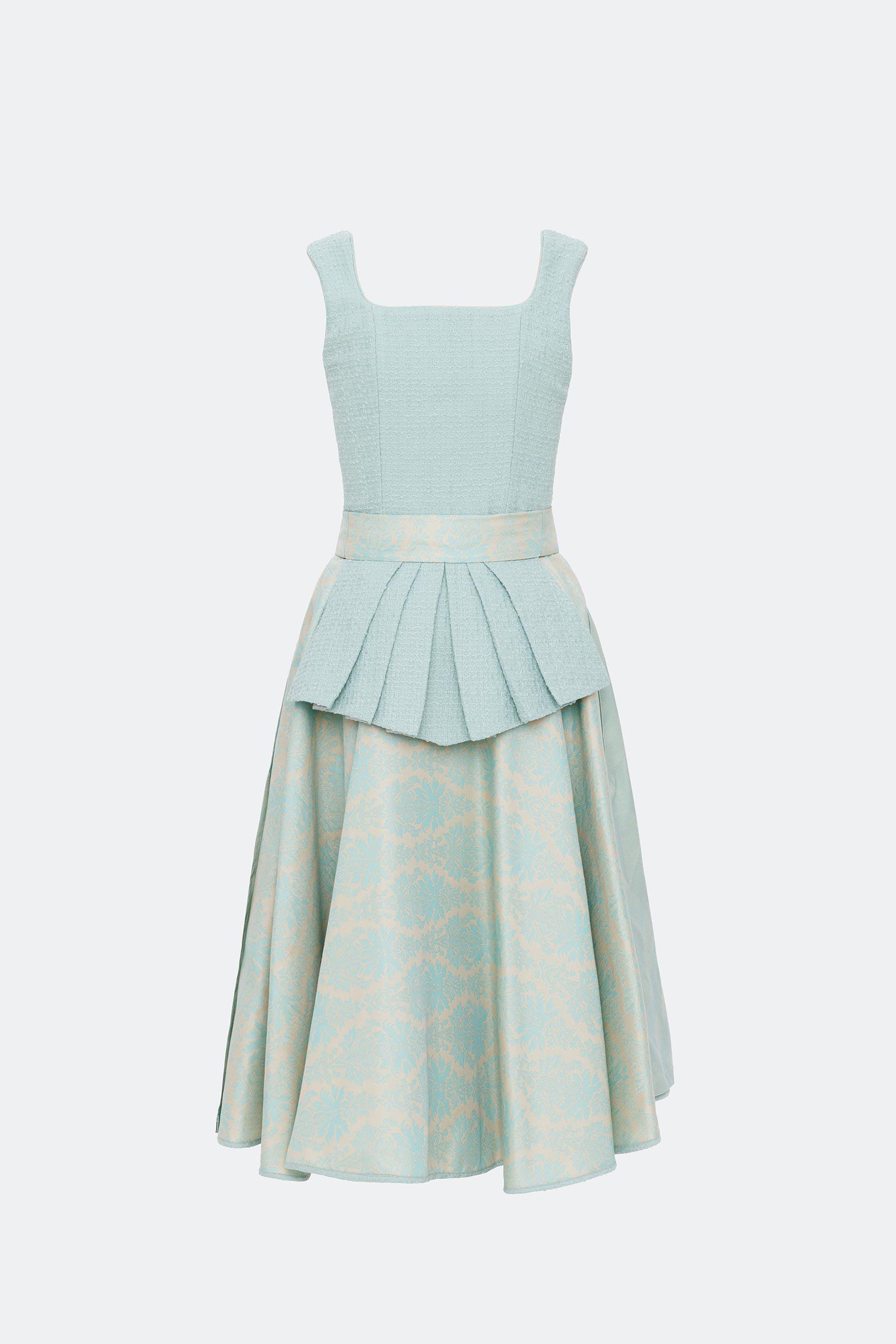 traumtrachten-dirndl-camilla-in-mint image 4