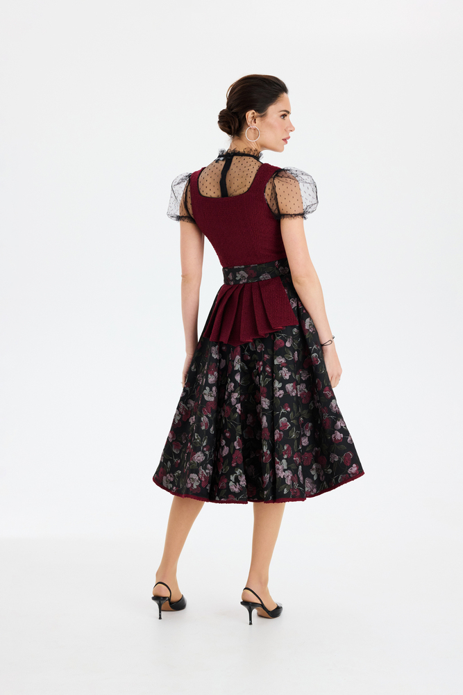 traumtrachten-dirndl-theresia-in-bordeaux-mit-2-sch-rzen image 6