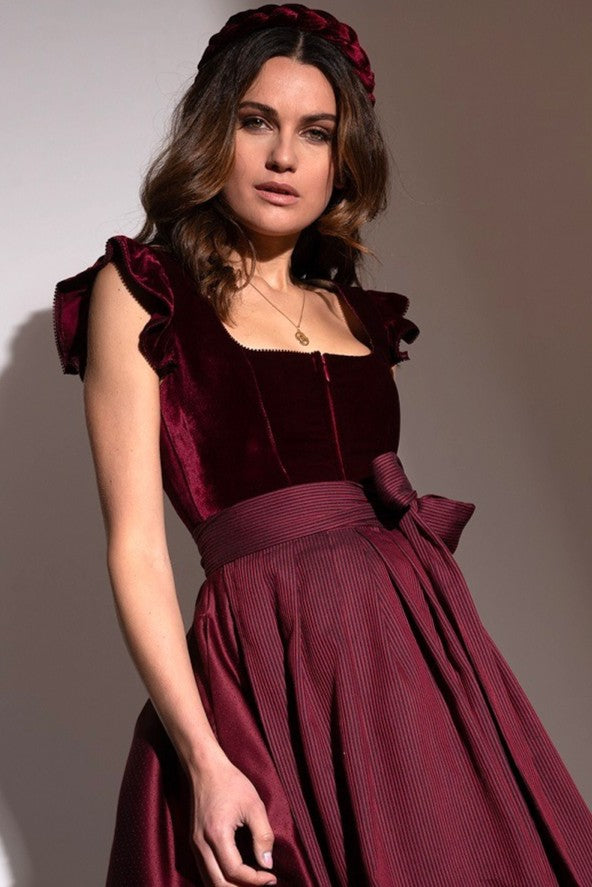 alpenherz-dirndl-rubina-wet-velvet-rot-samt-mieder image 3