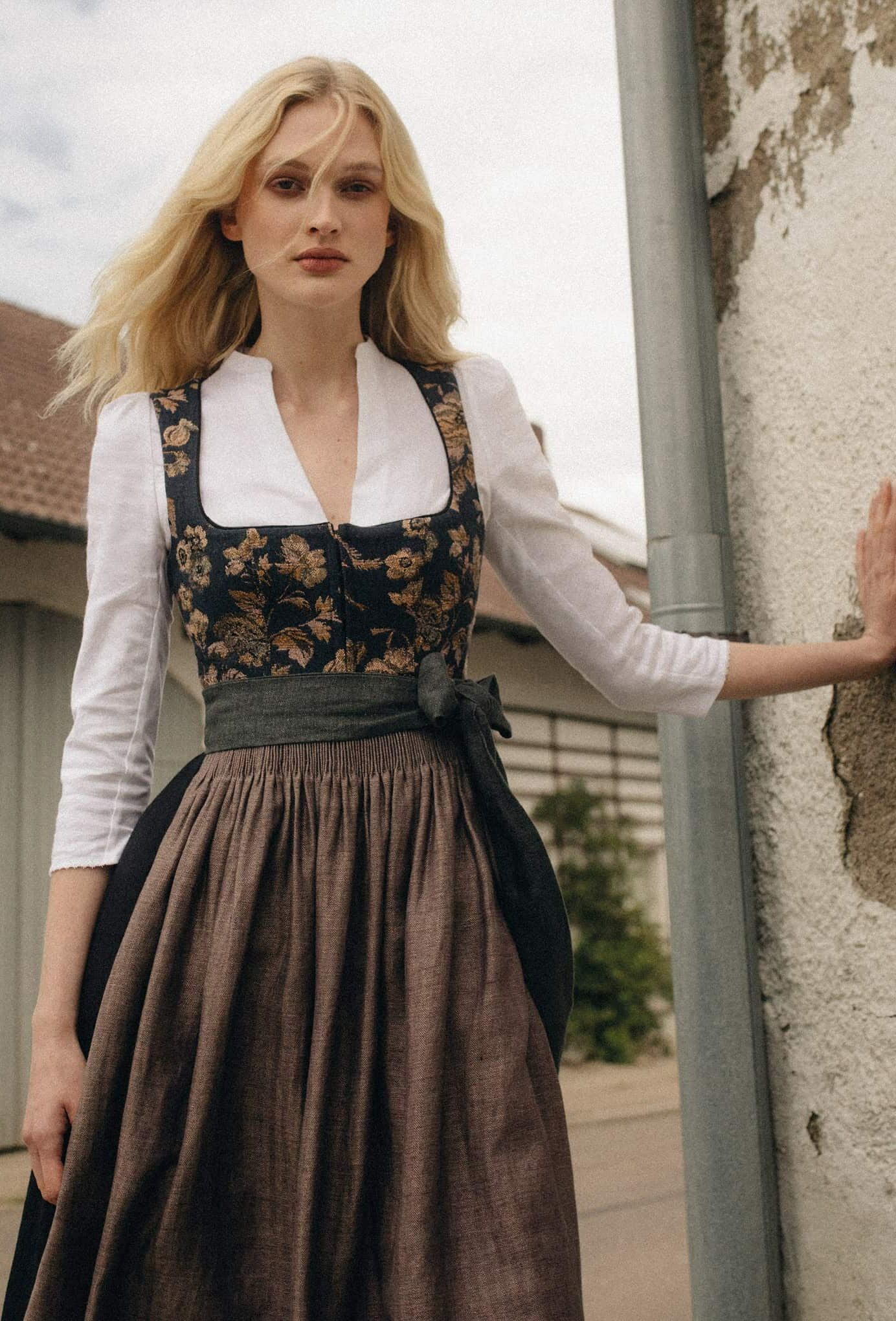 gottseidank-dirndlbluse-pompadour-7-8-arm-mit-stickkragen image 2