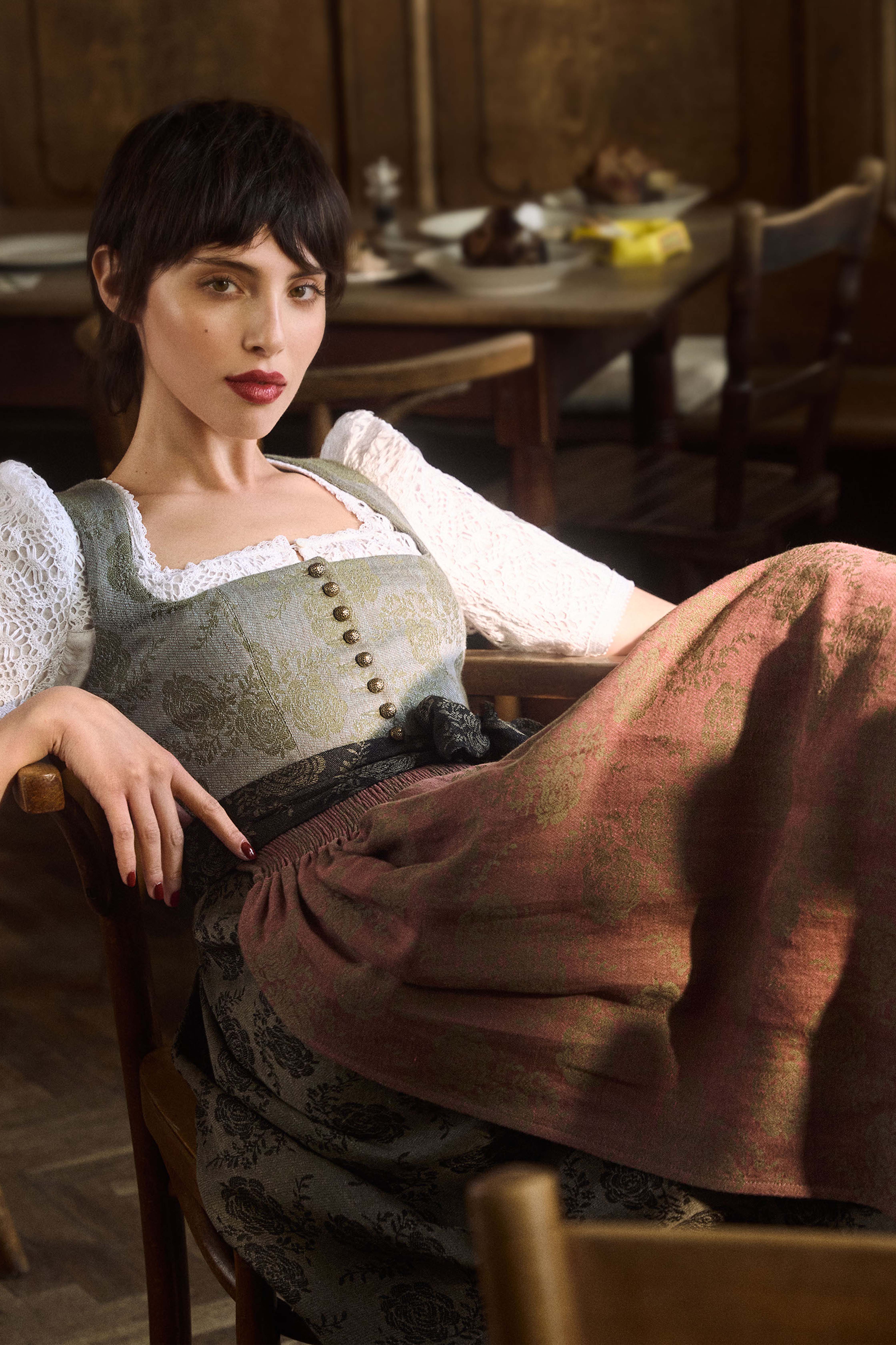 gottseidank-dirndl-monika-dirndl-mit-faltenrock image 2