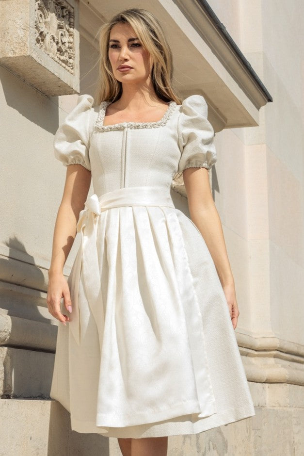 alpenherz-hochzeitsdirndl-lorelei-mit-puffarm-damen-brautdirndl image 2