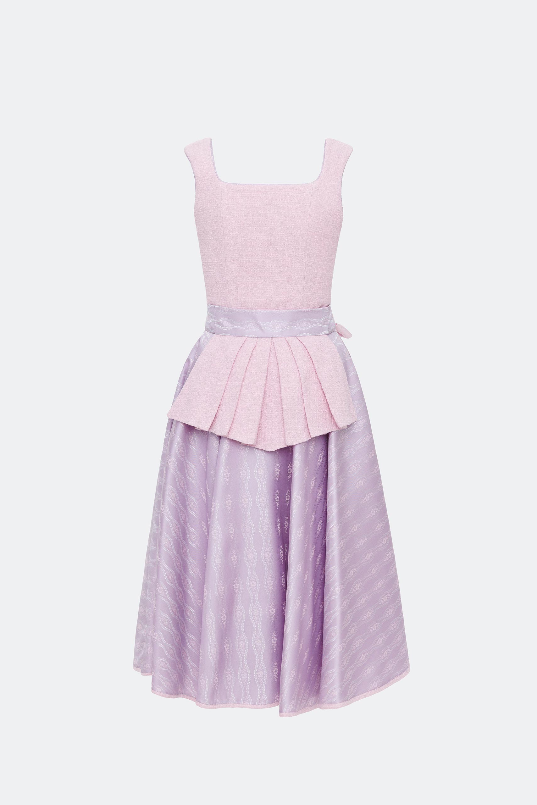 traumtrachten-dirndl-isabella-in-puderrosa image 4