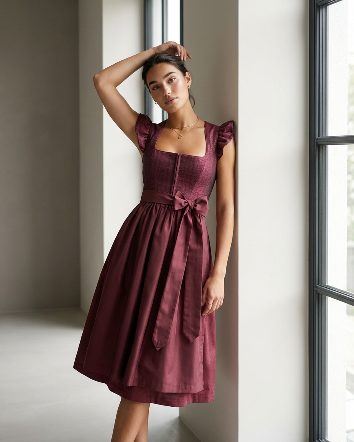 alpenherz-dirndl-filippa-fl-gelarm-dirndl-dunkelrot image 5