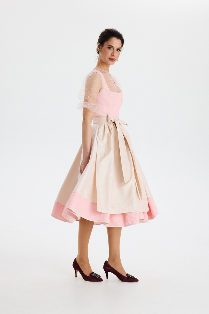 traumtrachten-dirndl-isabella-in-puderrosa image 5