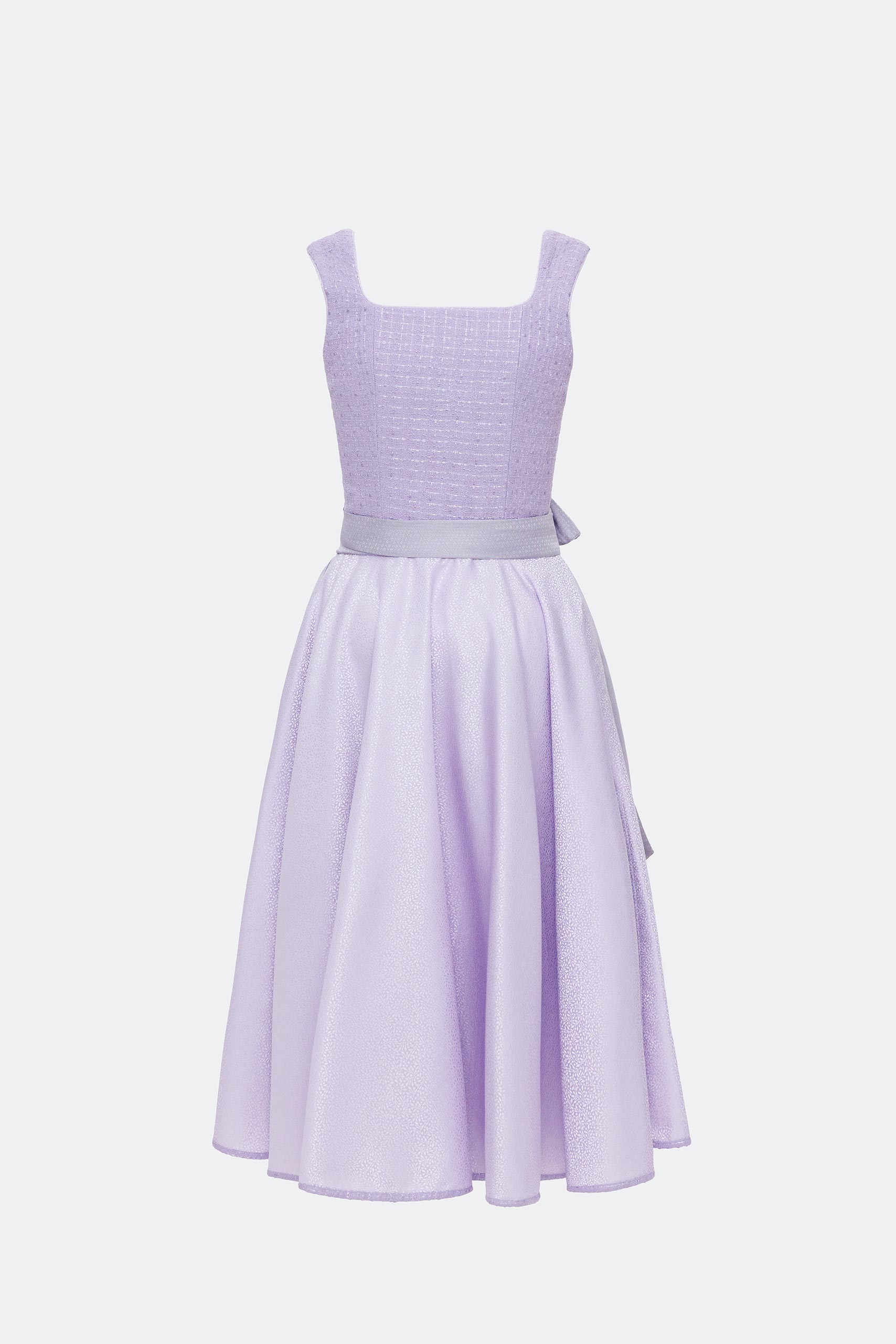 traumtrachten-dirndl-livia-in-lavendel image 2