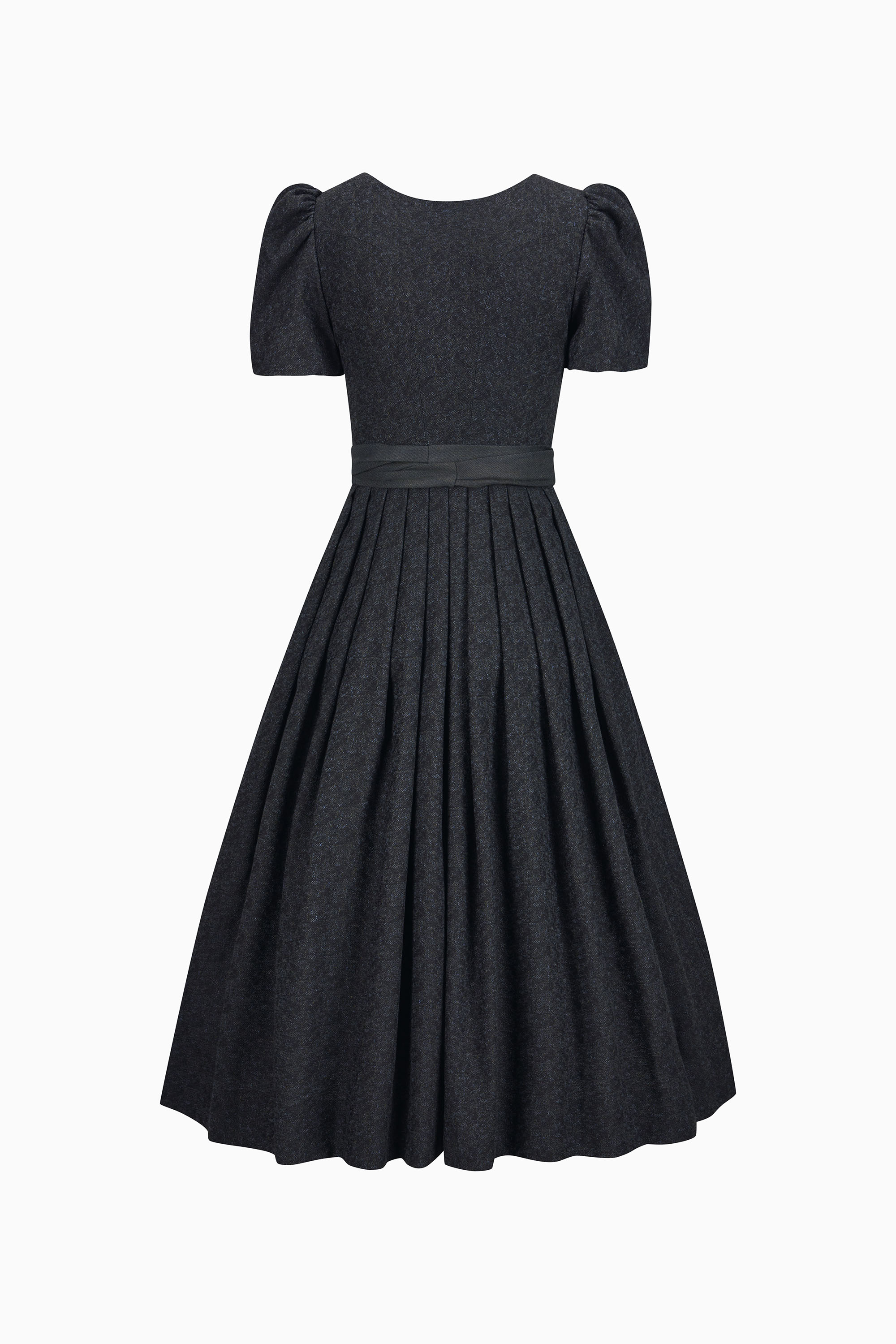 gottseidank-dirndl-laura-mit-geradem-ausschnitt-und-puffarm image 2