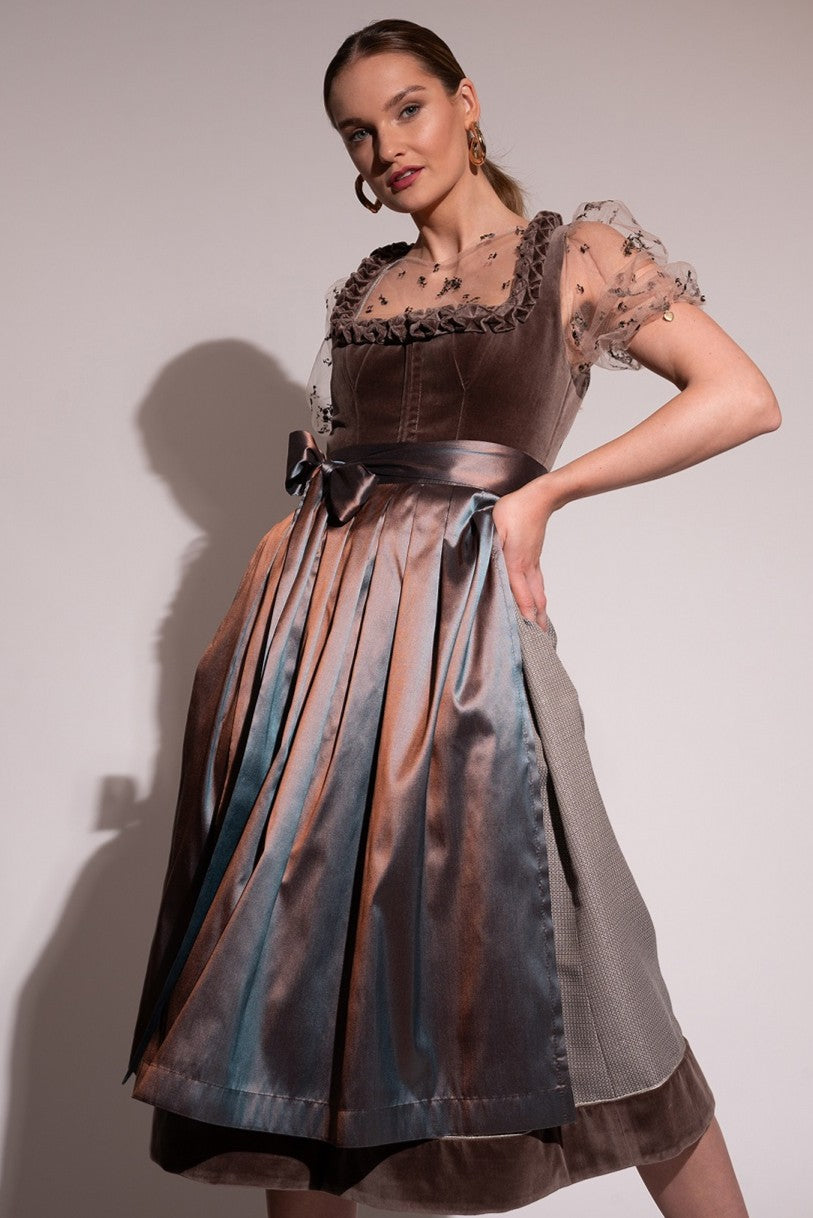 alpenherz-dirndl-rosalie-mocca-mousse-samt-dirndl image 2