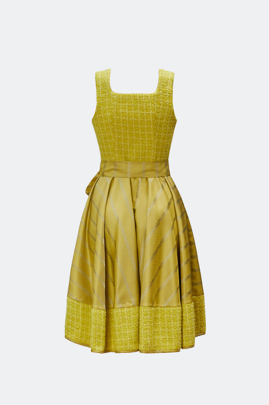 traumtrachten-designerdirndl-amalie-mit-tweedmieder-in-sonnengelb image 2