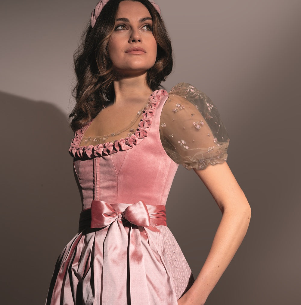 alpenherz-bluse-cora-transparente-bl-ten-stick-dirndlbluse image 3