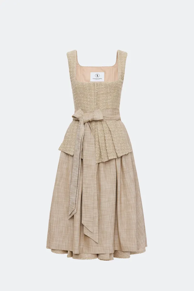 traumtrachten-dirndl-serafina-in-beige-mit-2-sch-rzen image 1