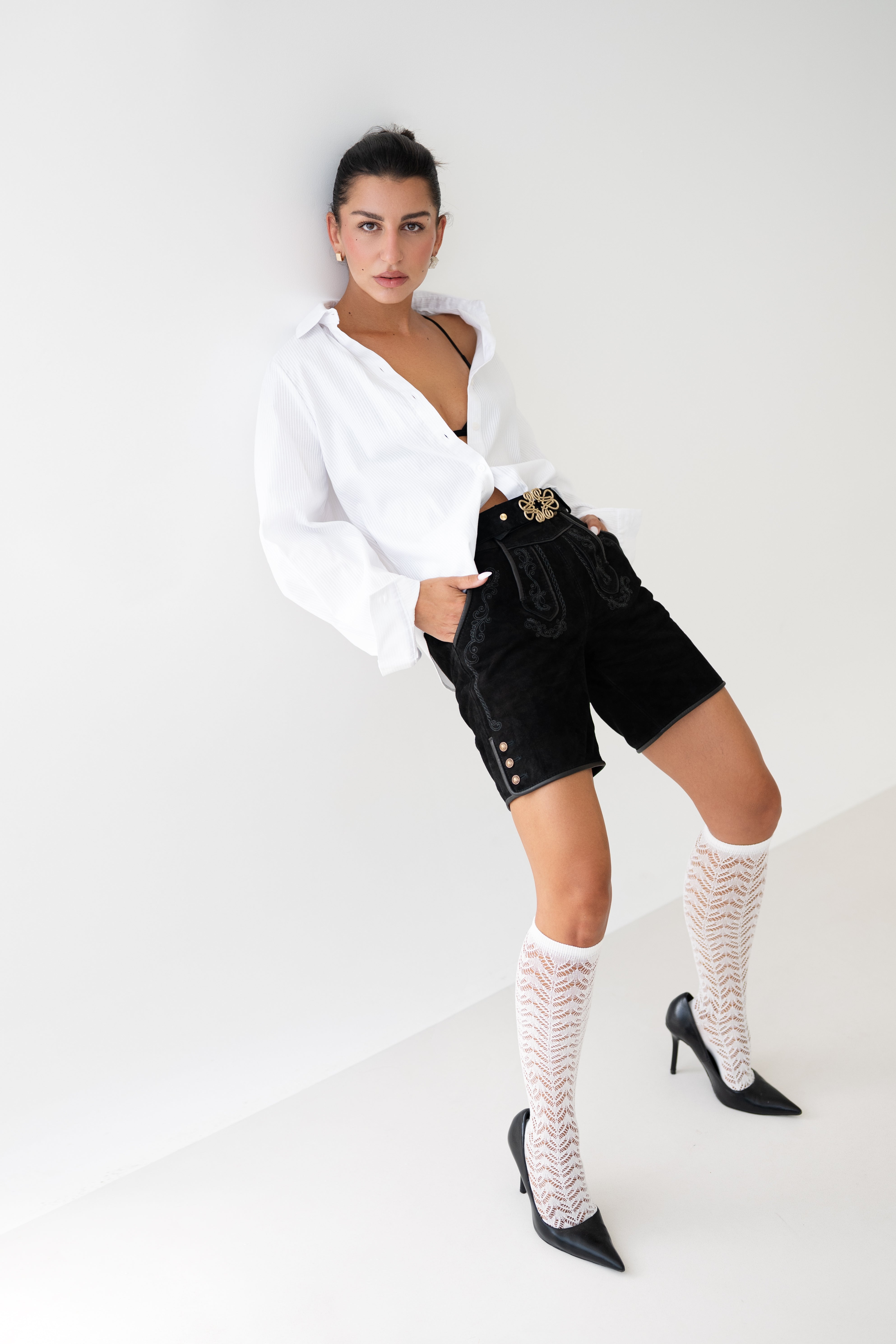 alpenherz-lederhose-chiara-damen-lederhose image 2