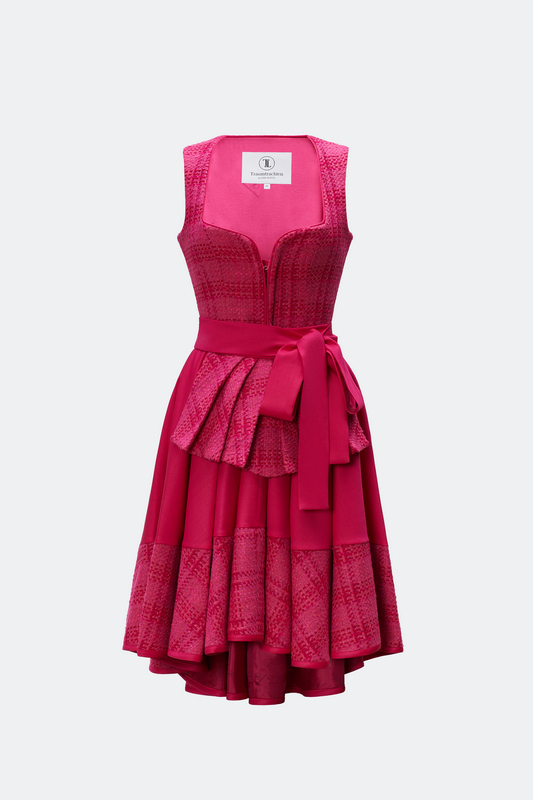 traumtrachten-designerdirndl-almuth-in-fuchsia image 1