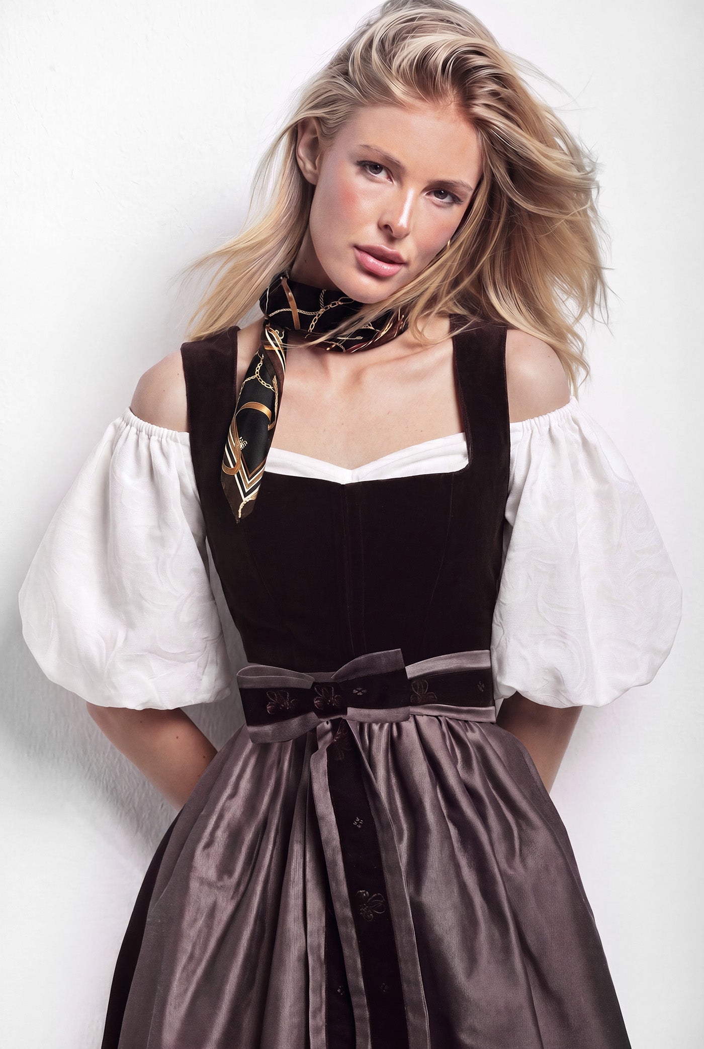 alpenherz-dirndl-clara-mit-2-sch-rzen image 1