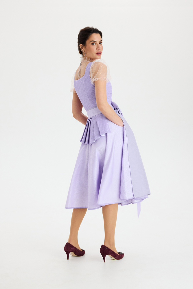 traumtrachten-dirndl-livia-in-lavendel image 6