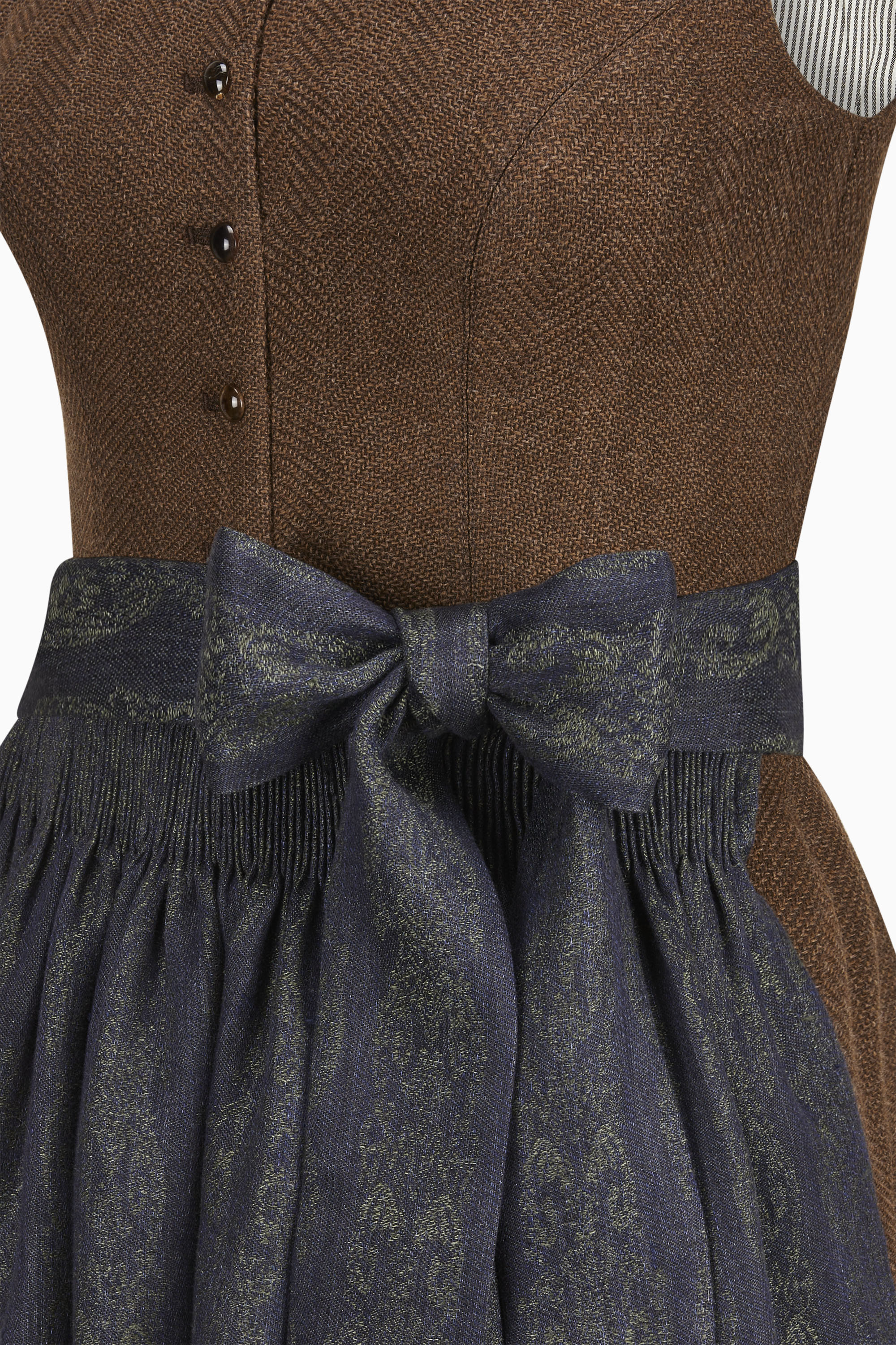 gottseidank-dirndl-magda-hochgeschlossen-mit-stehkragen image 4