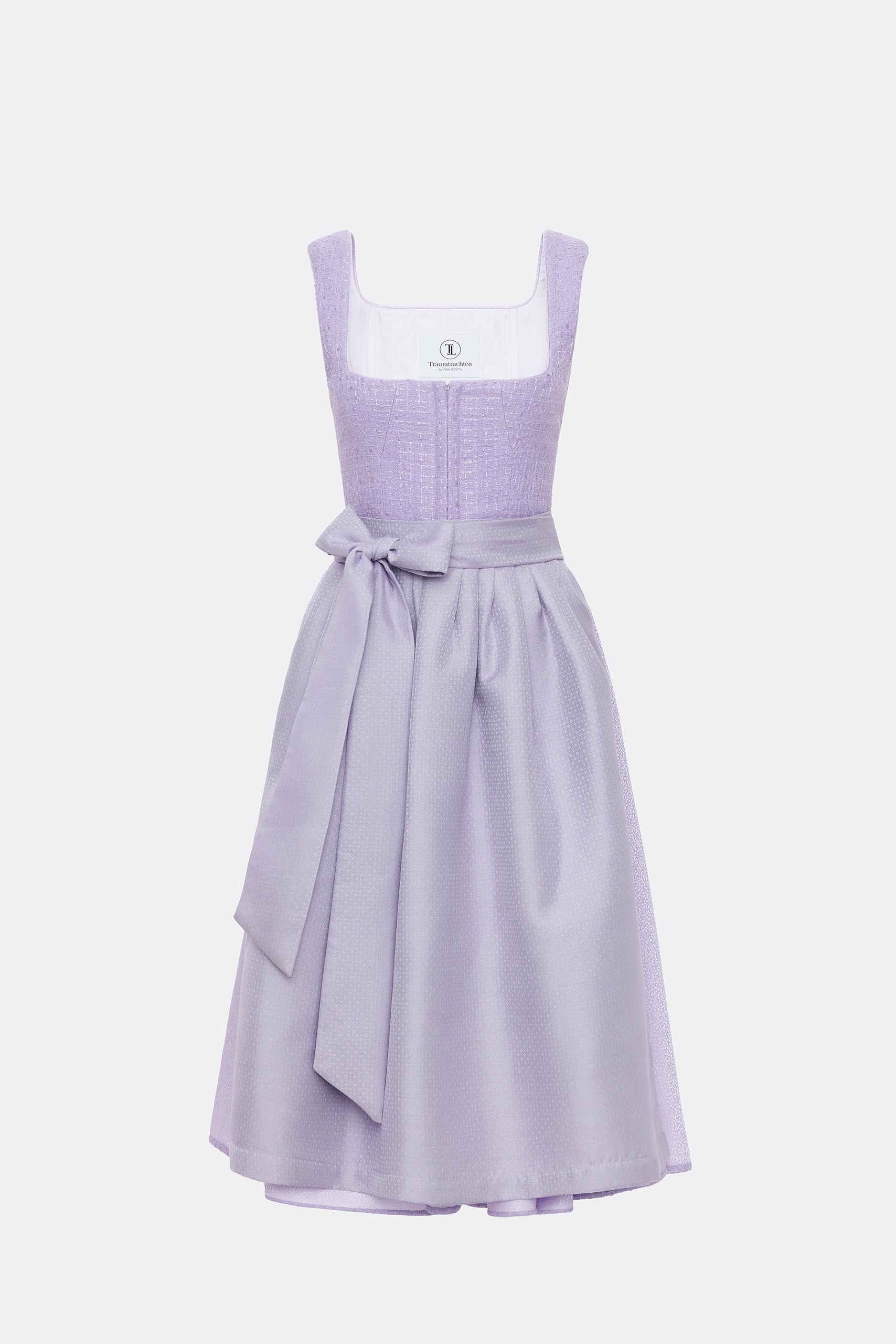 traumtrachten-dirndl-livia-in-lavendel image 1