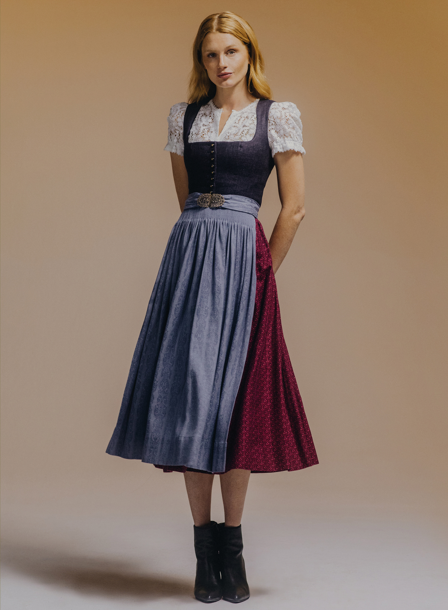 gottseidank-viktoria-dirndlbluse-mit-puffarm image 2