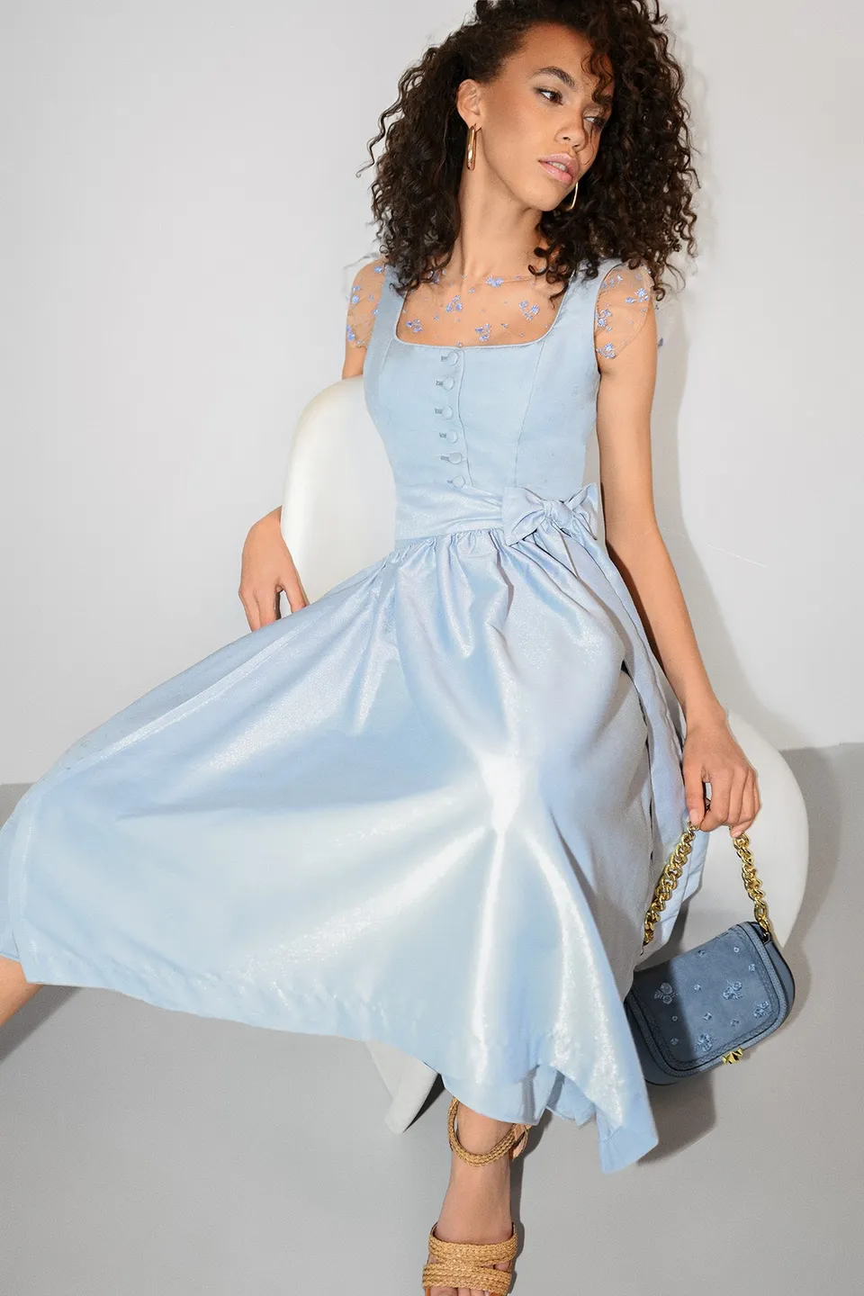 alpenherz-dirndl-lynn-twin-puff-fl-gel-hellblau image 1