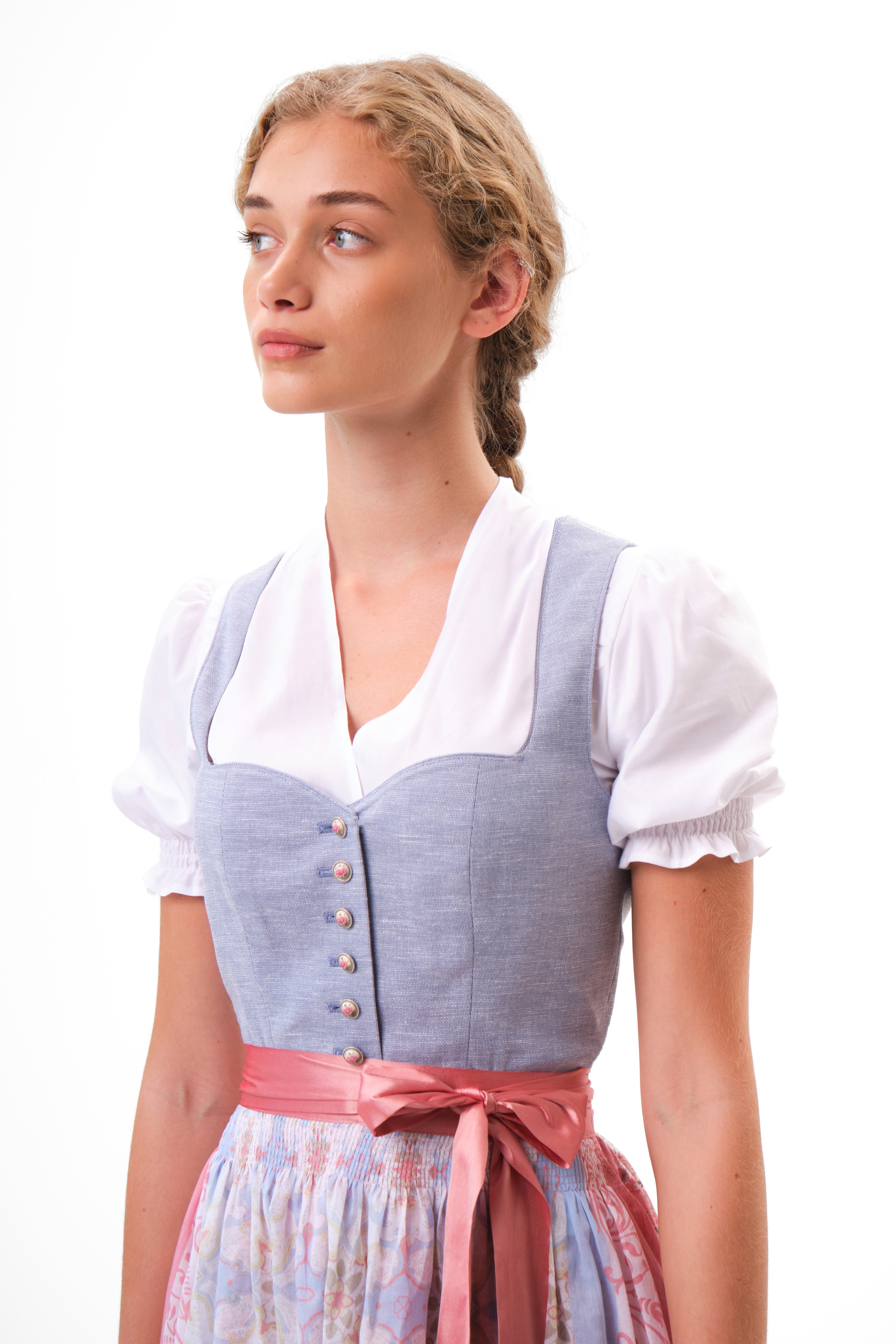 felicitas-dasha-damen-dirndl-herzausschnitt-himmelblau-rosa image 4