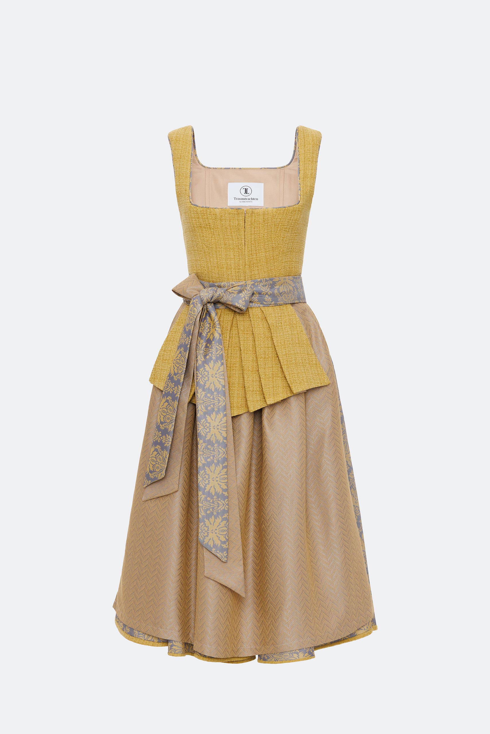 traumtrachten-dirndl-isabella-in-goldgelb image 3