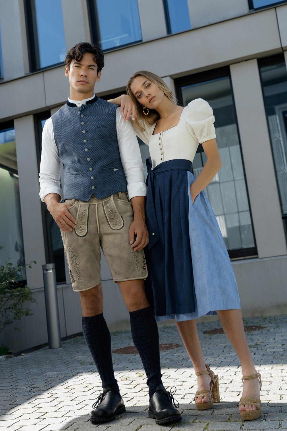alpenherz-dirndl-magdalena-himmelblau-baumwolle-puffarm image 4