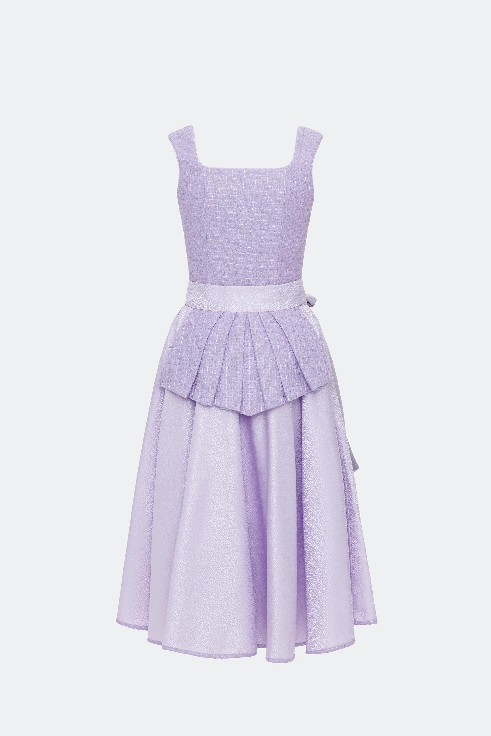 traumtrachten-dirndl-livia-in-lavendel image 4