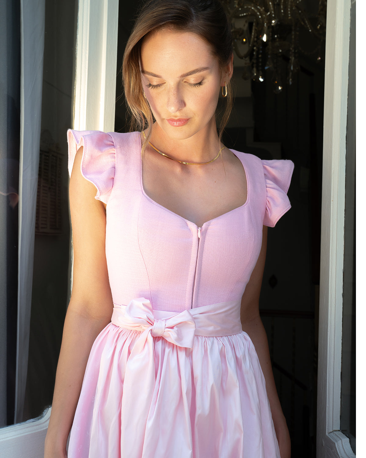 alpenherz-dirndl-marie-mit-abkn-pfbarem-fl-gelarm-1-dirndl-3-looks image 1