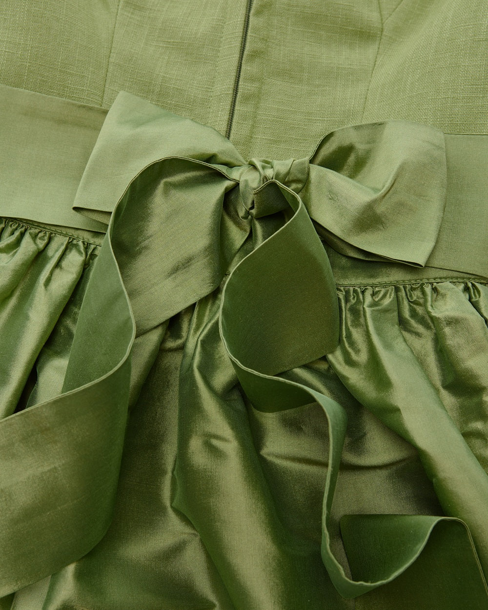 alpenherz-dirndl-ewelina-matchagreen-leinen-dirndl-75-cm image 3