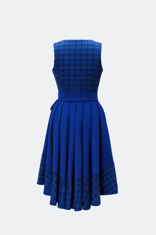 traumtrachten-designerdirndl-almuth-mit-tweedmieder-in-meerblau image 2