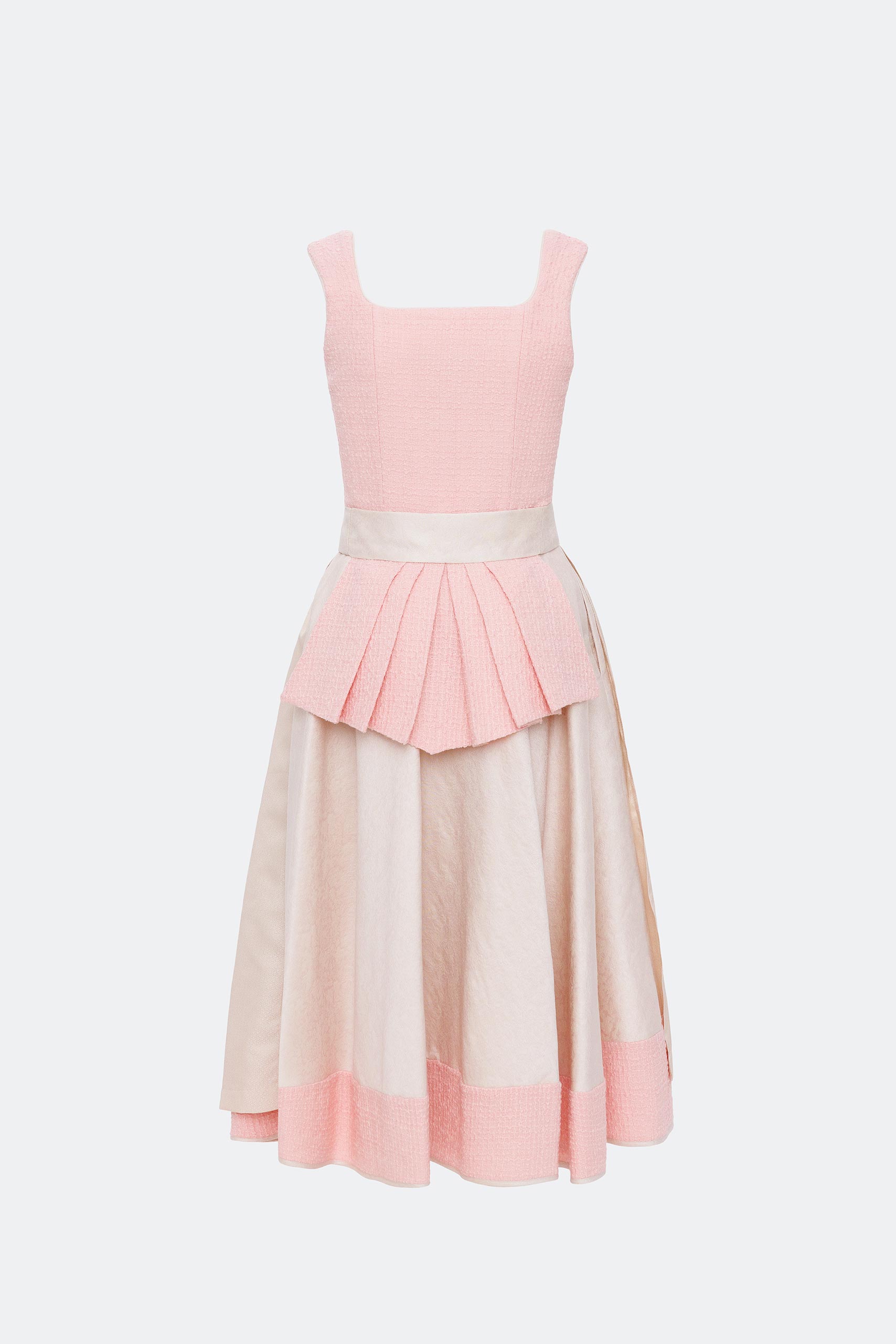 traumtrachten-dirndl-camilla-in-rose image 4