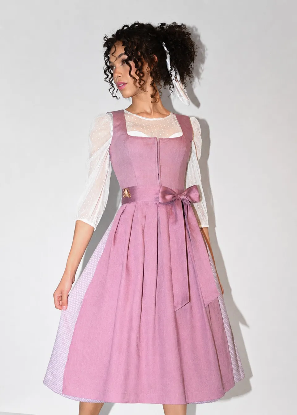 alpenherz-dirndl-marie-twin-ros-1-dirndl-3-looks-mit-fl-gel-puffarm image 1