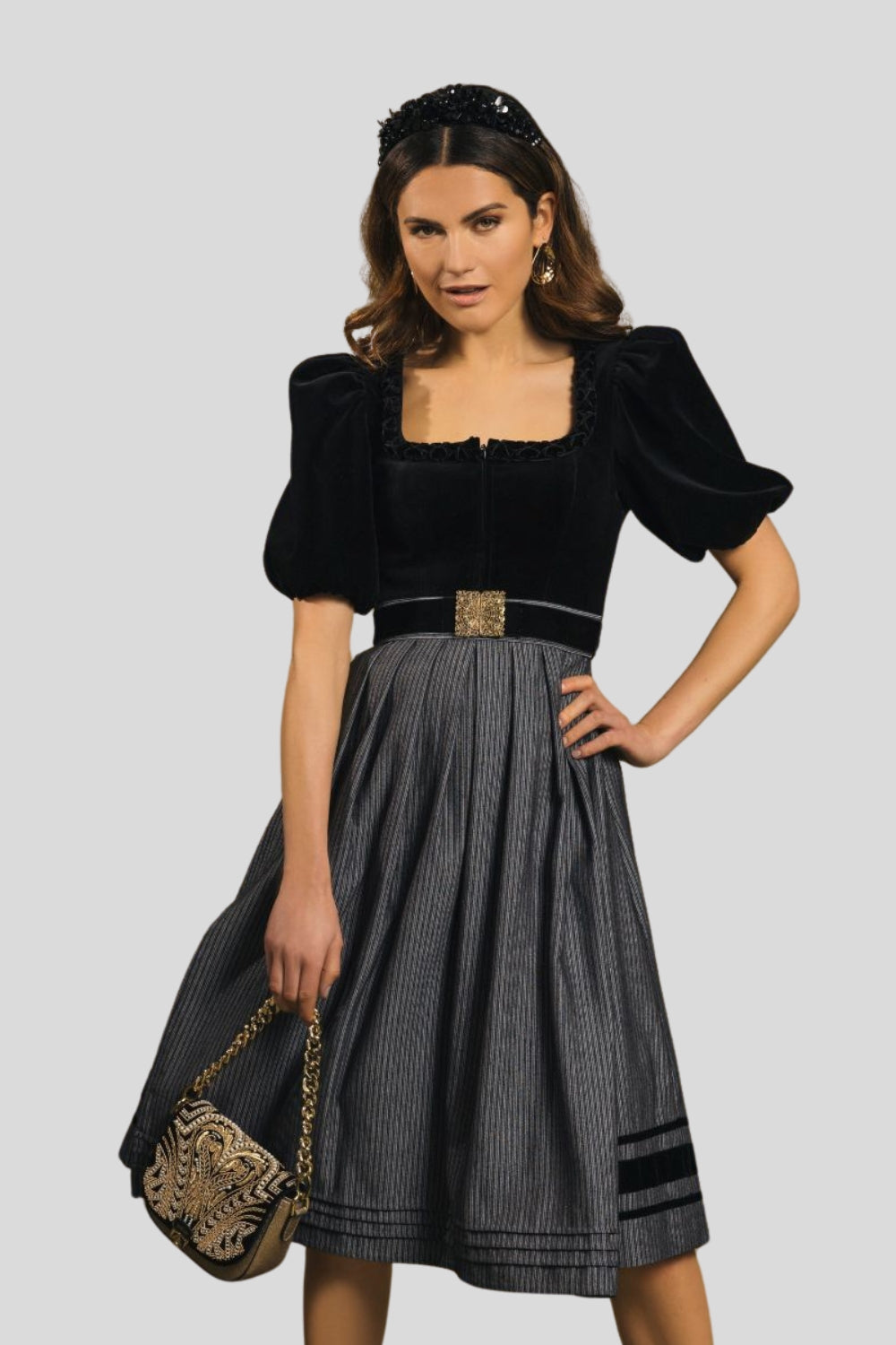 alpenherz-samtdirndl-mona-mit-puffarm-70cm-schwarz-mit-g-rtel image 3