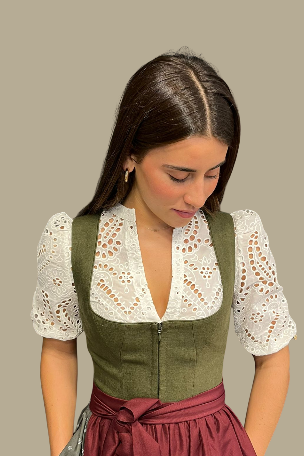 alpenherz-bluse-alva-ecru-spitzen-dirndlbluse-kurzarm image 3