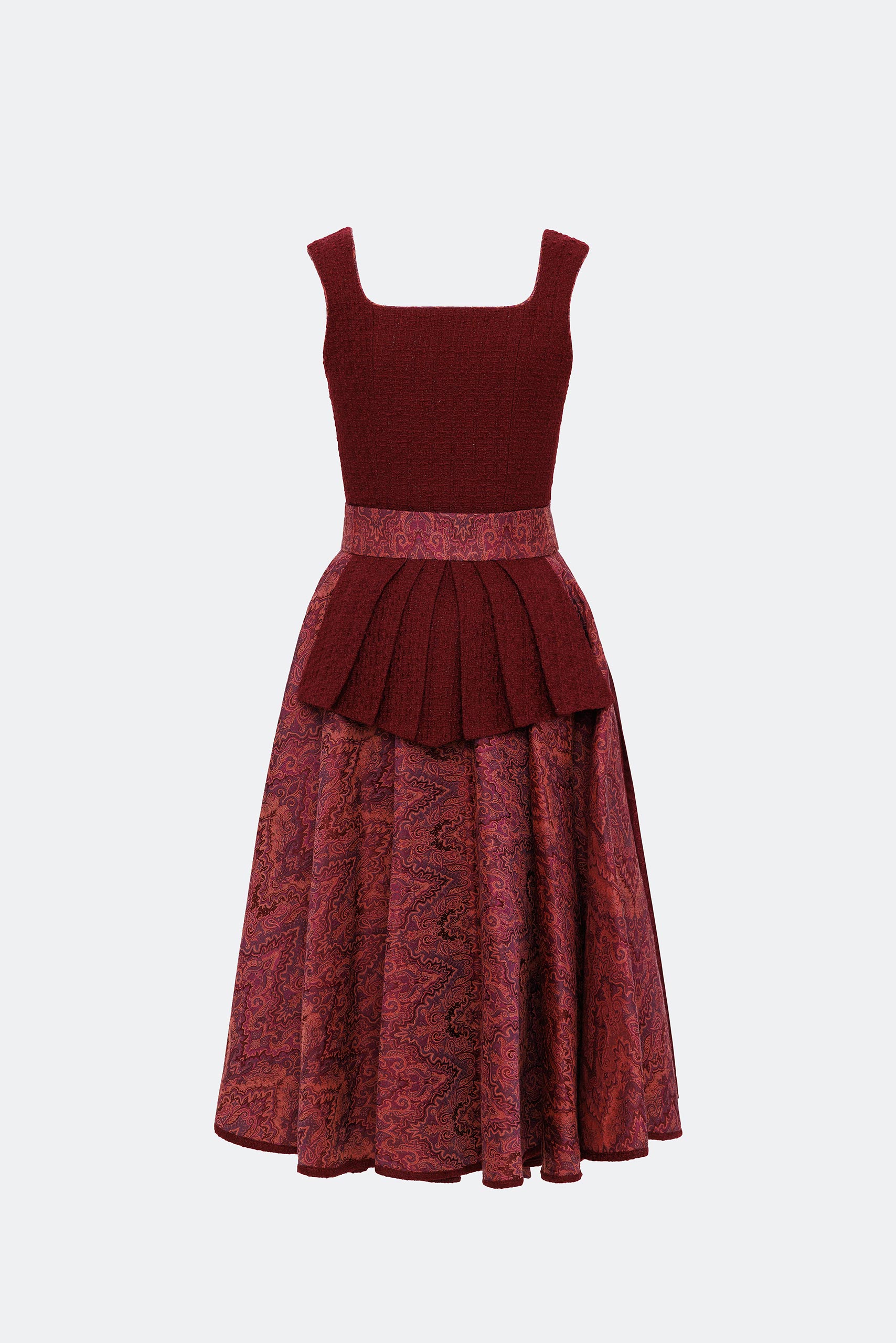traumtrachten-dirndl-aurelia-in-bordeaux image 4