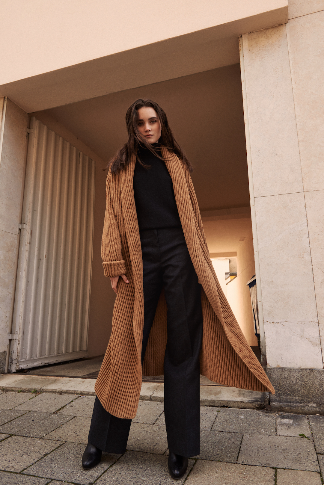 gottseidank-josefine-damenjacke-langer-strickmantel image 2