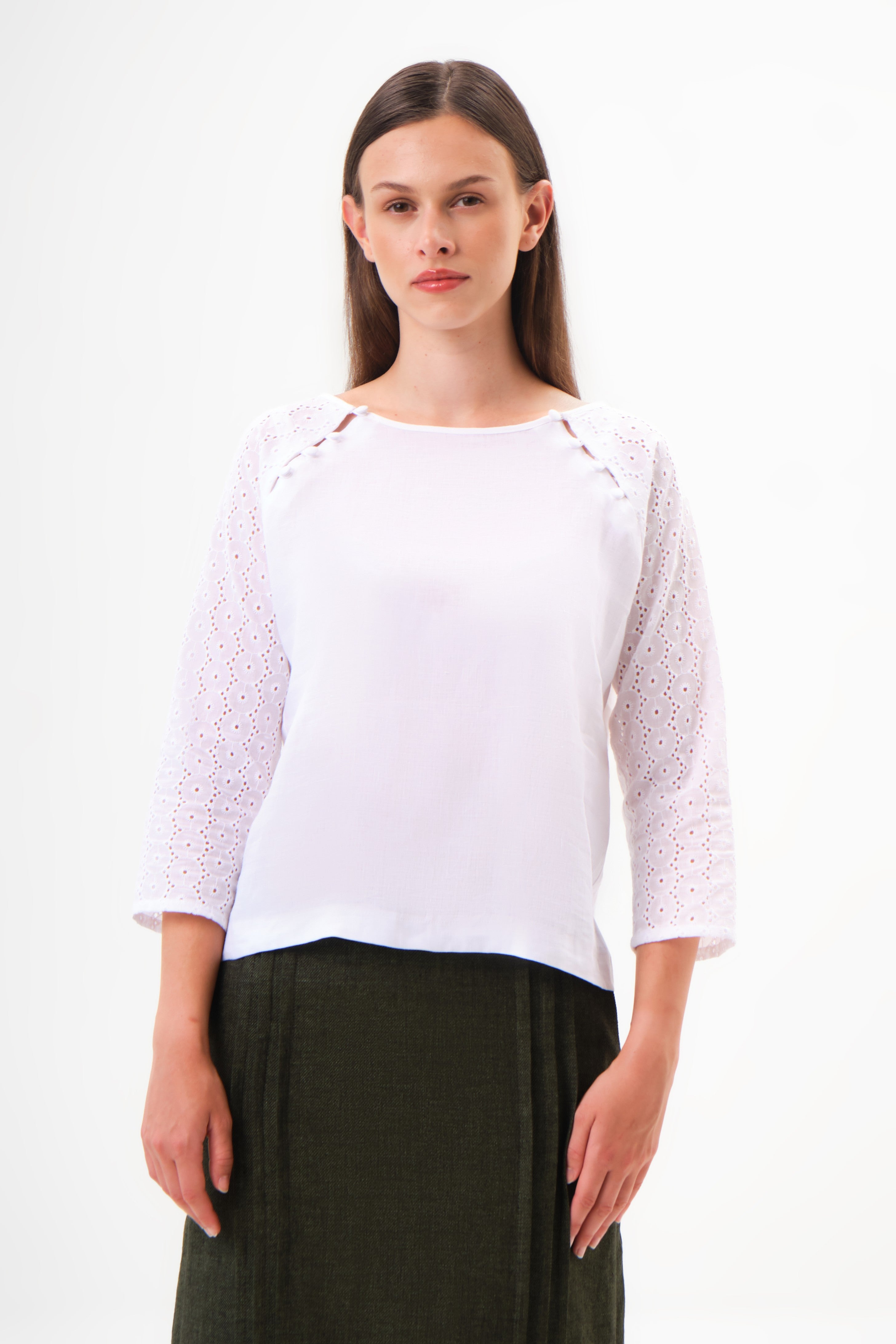 felicitas-damen-bluse-berlyn-leinen-bluse-mit-lochstick-rmeln image 1