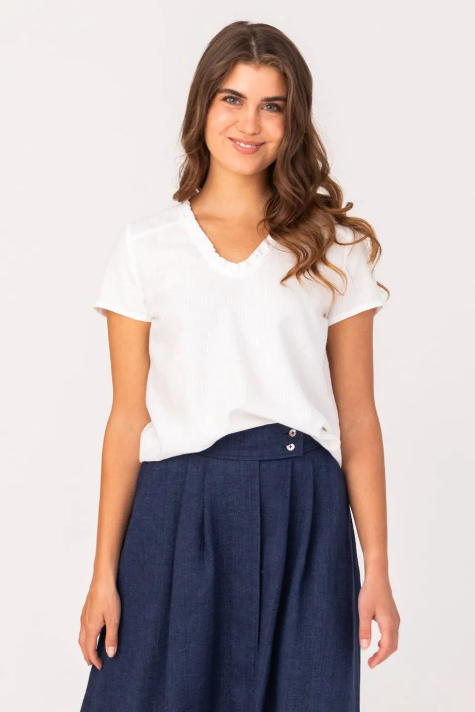 felicitas-damen-bluse-bernadette-kurzarm-bluse-mit-r-schen-v-ausschnitt image 1