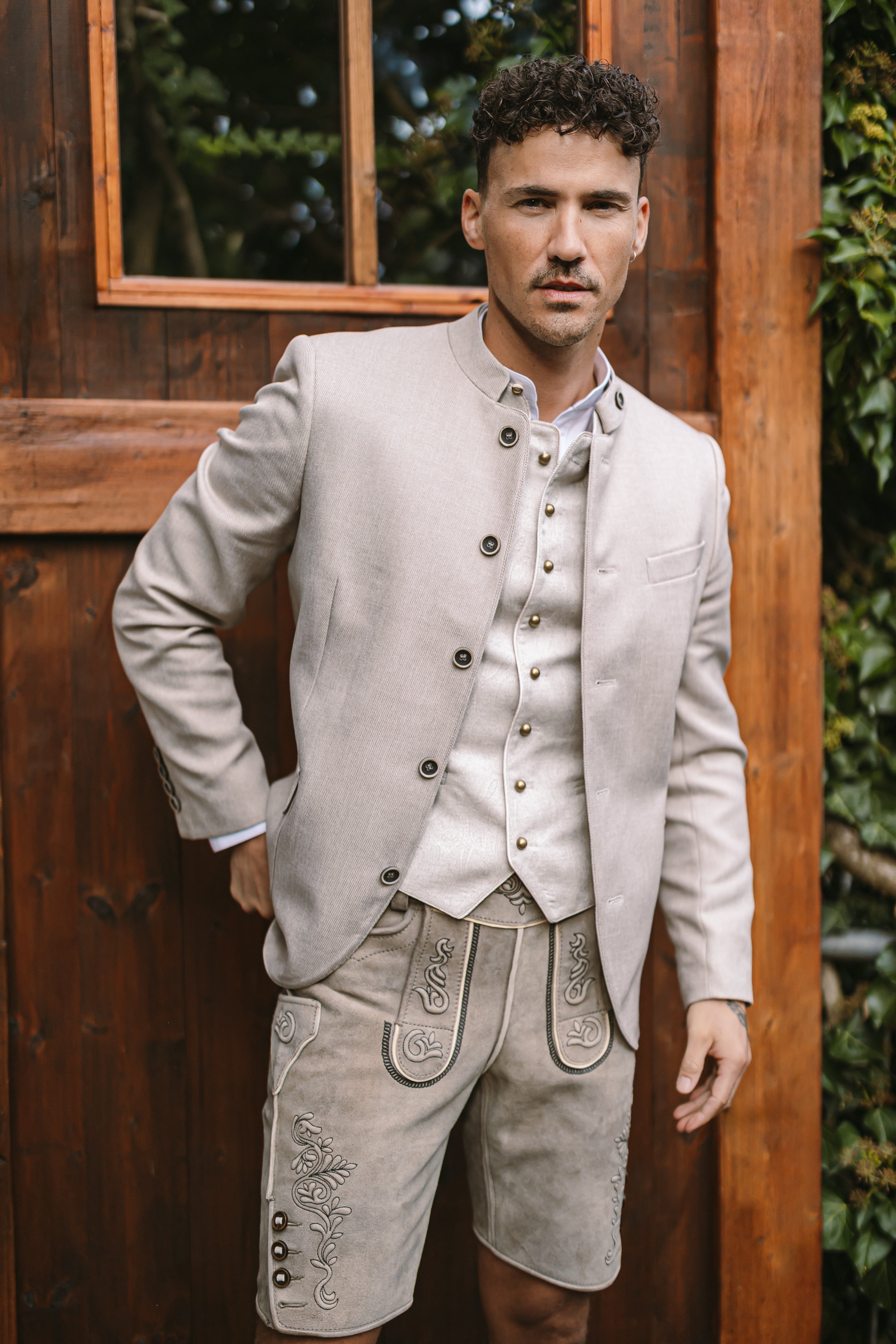 alpenherz-janker-maximilian-beige-wolljanker-herren-mit-stehkragen image 1
