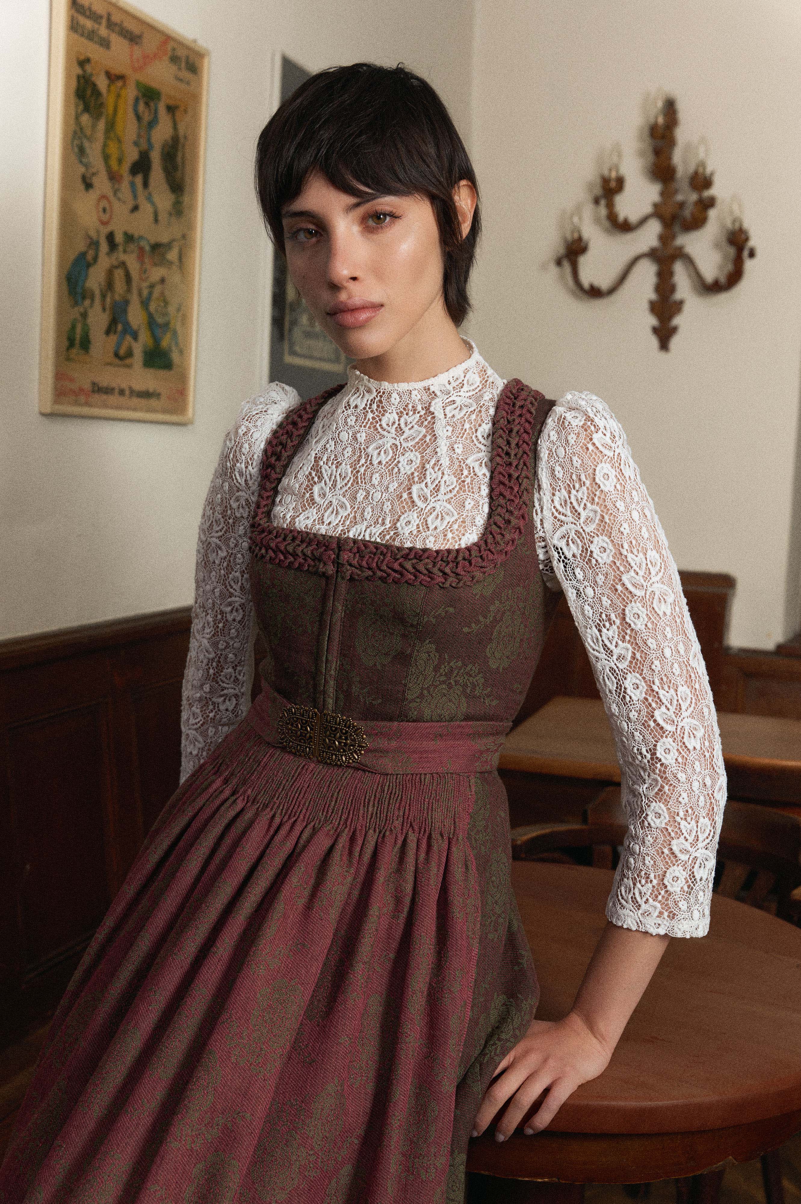 gottseidank-ernesta-dirndlbluse-hochgeschlossen-7-8-arm image 2